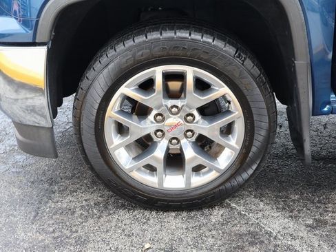 Used 2017 GMC Sierra 1500 SLT w/ SLT Premium Package image 8