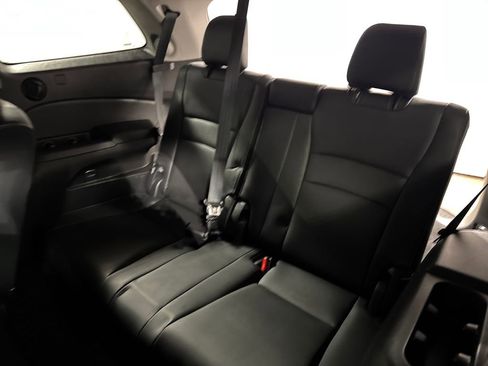 Certified 2017 Honda Pilot Touring image 29