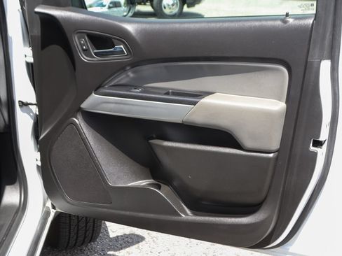 Used 2015 Chevrolet Colorado LT w/ Luxury Package RWD image 43