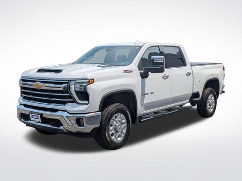 Used 2025 Chevrolet Silverado 2500 LTZ w/ LTZ Convenience Package AWD/4WD image 10
