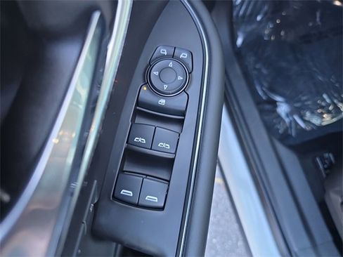 Certified 2023 Buick Envision Essence w/ Sport Touring Package image 16