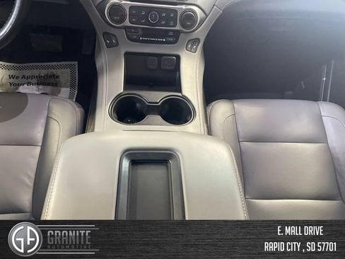 Used 2020 Chevrolet Suburban LT AWD/4WD image 26
