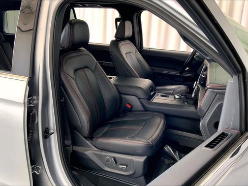Used 2023 Ford Expedition Limited RWD image 6