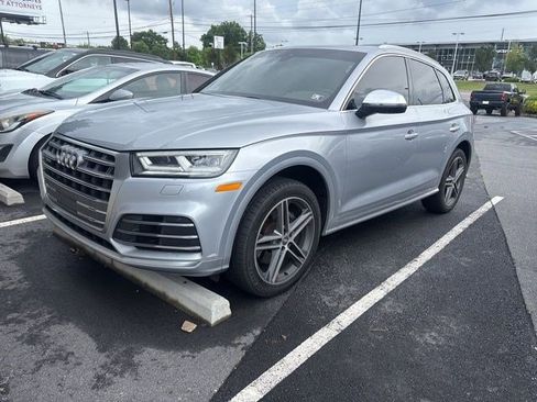 Used 2019 Audi SQ5 Premium Plus w/ Premium Plus Package AWD/4WD image 3