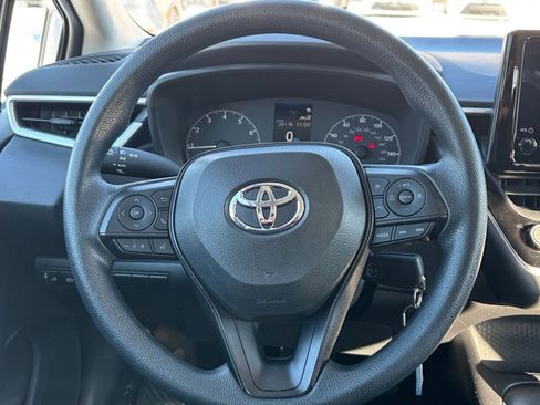 Used 2025 Toyota Corolla LE image 27