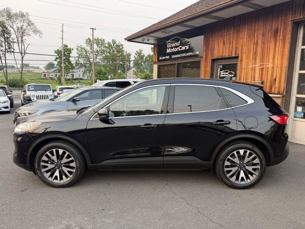 Used 2020 Ford Escape Titanium AWD/4WD image 2