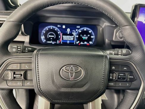 New 2026 Toyota 4Runner Limited AWD/4WD image 15