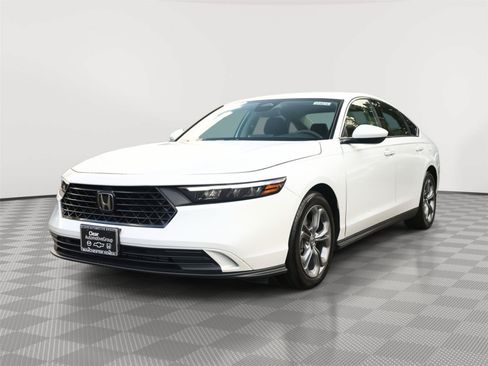 Used 2024 Honda Accord EX image 3