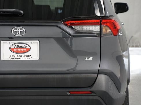 Certified 2022 Toyota RAV4 LE image 10