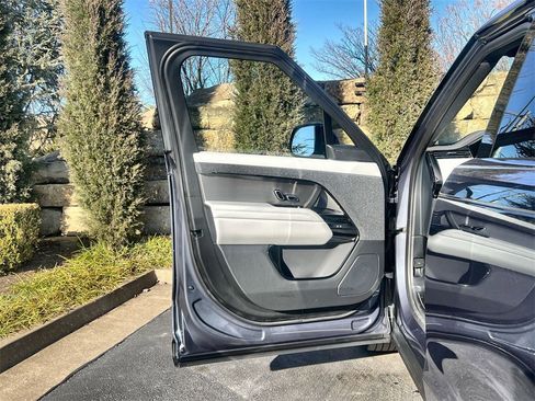 New 2026 Land Rover Range Rover Sport SE image 17