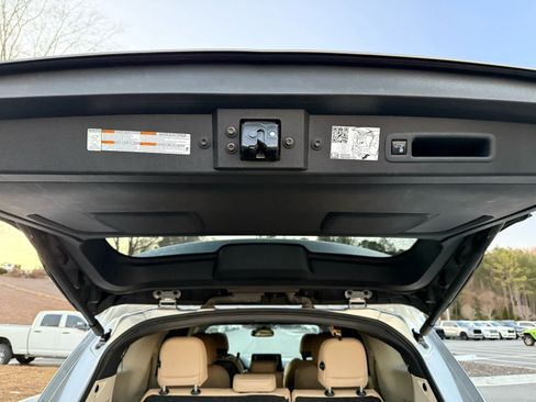 Used 2023 Toyota Sienna XLE image 32