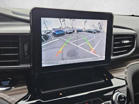 Used 2023 Ford Explorer Limited w/ Equipment Group 301A image 13