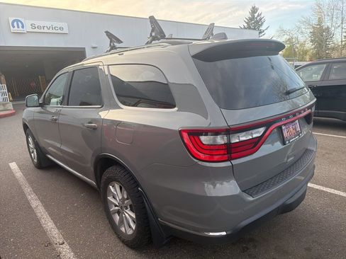 Used 2023 Dodge Durango SXT Launch Edition image 4