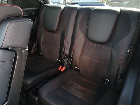Used 2021 Mercedes-Benz GLB 250 4MATIC image 16