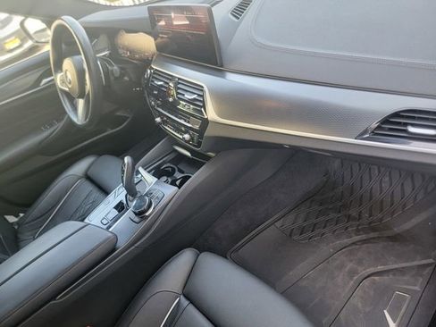 Used 2023 BMW M550i xDrive w/ Executive Package AWD/4WD image 22
