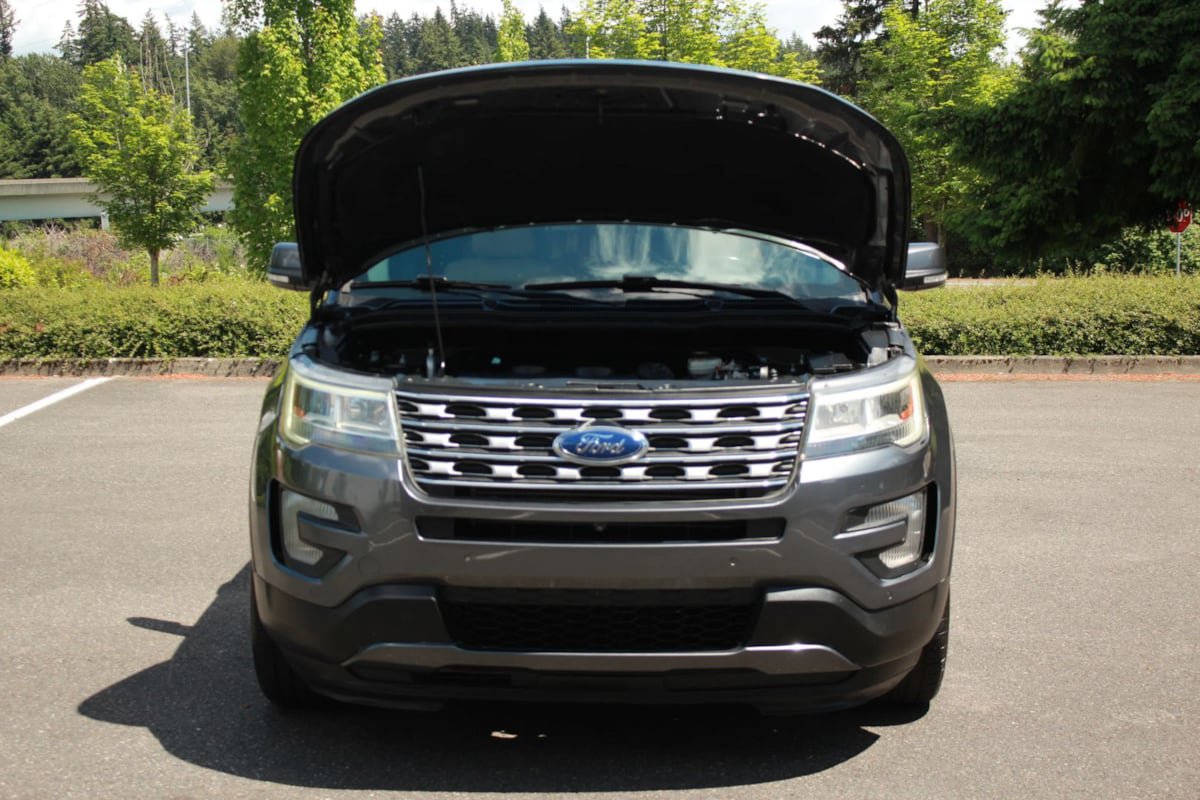 Used 2017 Ford Explorer Limited w/ Class II Trailer Tow Package AWD/4WD image 31