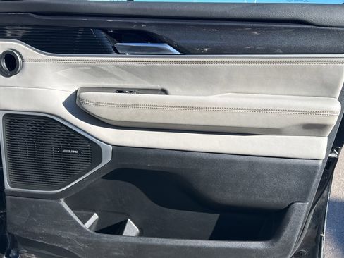 Used 2022 Jeep Wagoneer Series I image 39