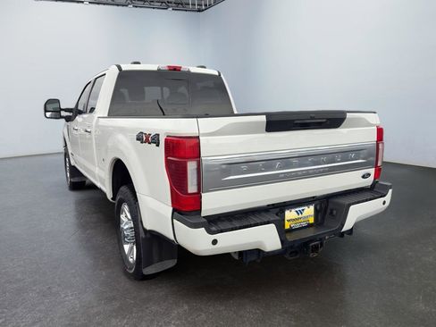 Used 2022 Ford F350 Platinum image 3