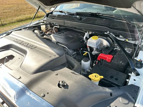 Used 2024 RAM 2500 Tradesman w/ Chrome Appearance Group image 23