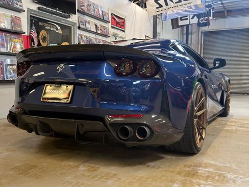 Used 2019 Ferrari 812 Superfast RWD image 7