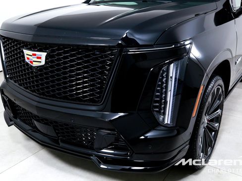 Used 2026 Cadillac Escalade V w/ LPO, Floor Liner Package AWD/4WD image 43
