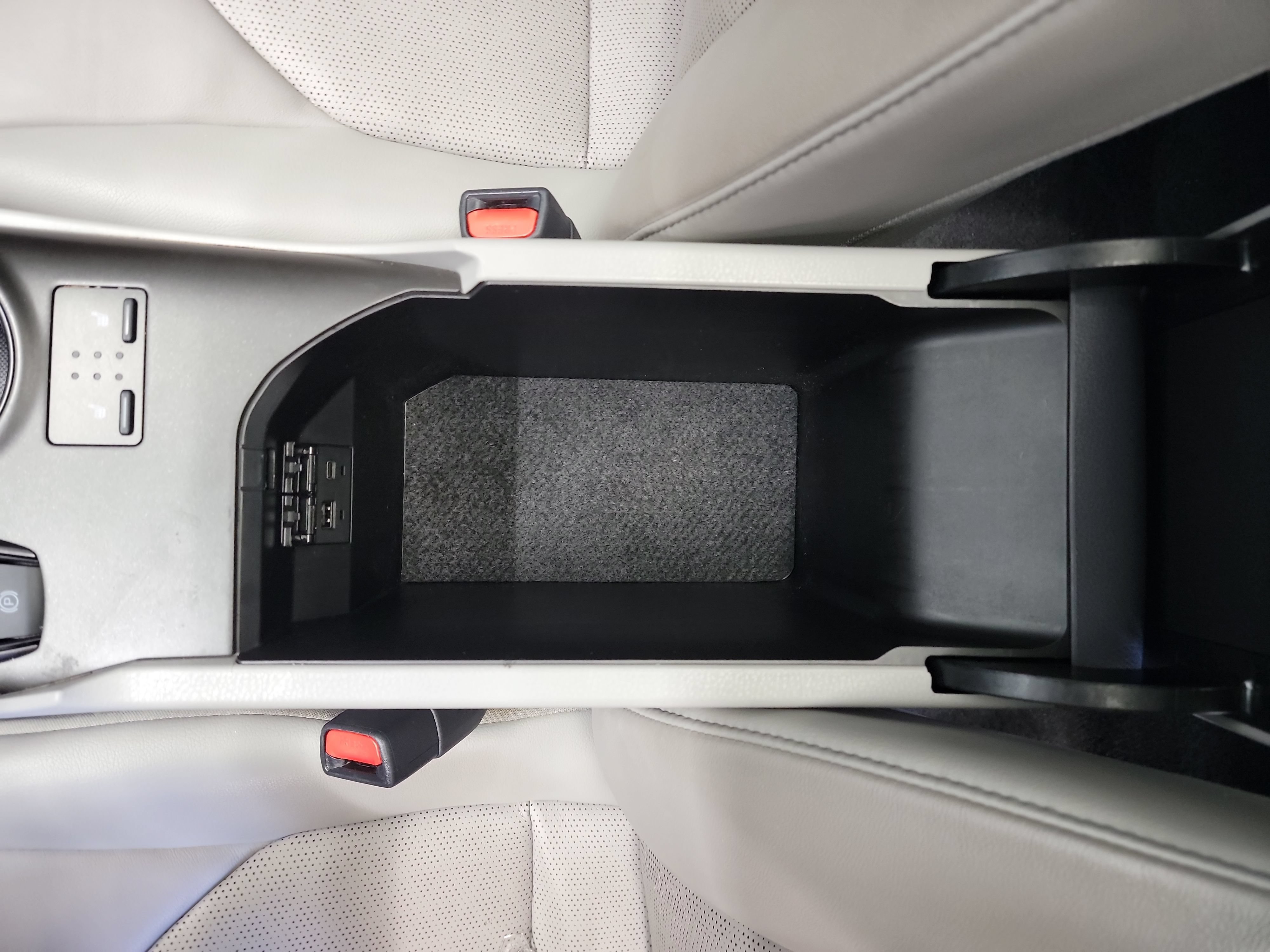 Used 2022 Toyota Camry XSE FWD image 29