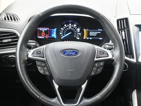 Used 2017 Ford Edge SEL w/ Equipment Group 201A AWD/4WD image 24