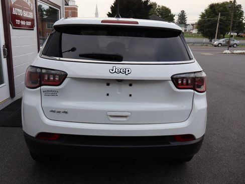 Used 2023 Jeep Compass Sport AWD/4WD image 3