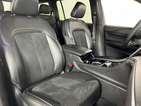 Used 2023 Jeep Grand Cherokee L Laredo image 44