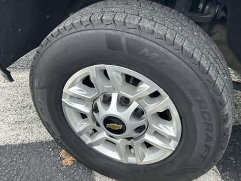 Used 2024 Chevrolet Silverado 2500 LT image 9