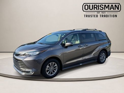 Used 2022 Toyota Sienna XLE FWD image 5