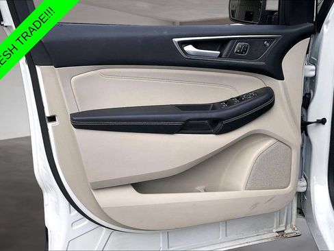 Used 2021 Ford Edge Titanium w/ Equipment Group 301A FWD image 19