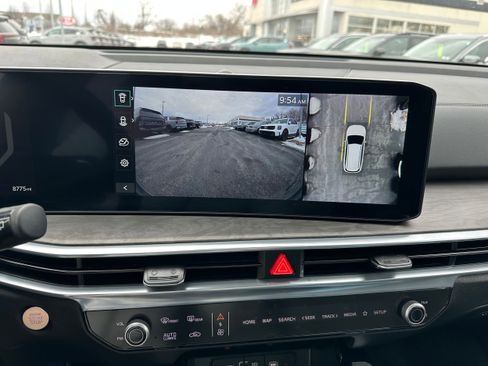 Used 2025 Kia Sorento SX Prestige w/ Sage Leather Package image 61