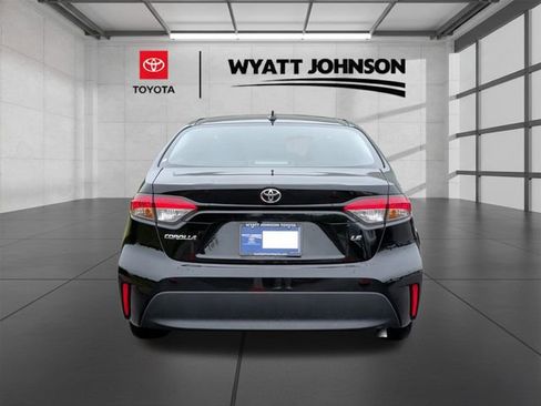 Used 2024 Toyota Corolla LE FWD image 4