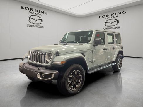 Used 2024 Jeep Wrangler Unlimited Sahara w/ Technology Group AWD/4WD image 1