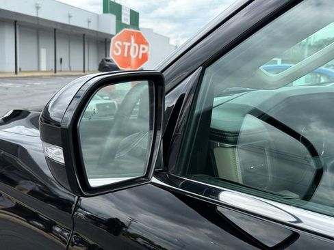 Used 2024 Ford Expedition Limited image 9