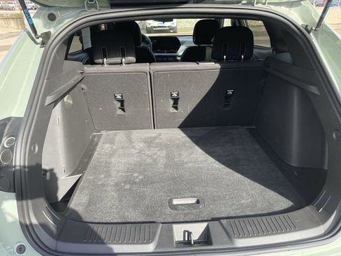 Used 2024 Chevrolet Trax RS w/ Sunroof Package image 24