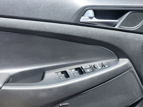 Used 2017 Hyundai Tucson SE Plus w/ Cargo Package AWD/4WD image 9