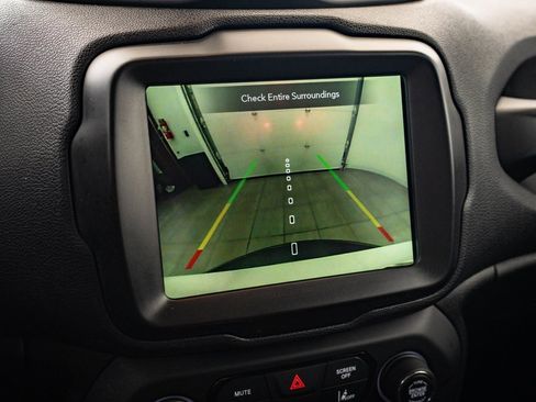 Used 2022 Jeep Renegade Trailhawk image 30