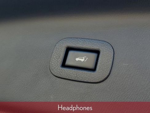 Used 2020 Nissan Armada Platinum w/ Captain's Chairs Package image 12