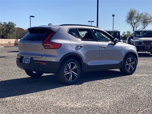 New 2026 Volvo XC40 B5 Core image 7