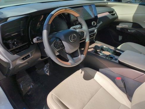 Used 2024 Lexus RX 350 w/ Technology Package image 13