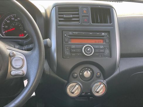 Used 2012 Nissan Versa FWD image 5