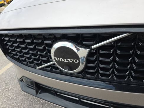 Used 2023 Volvo S60 T8 Plus AWD/4WD image 9