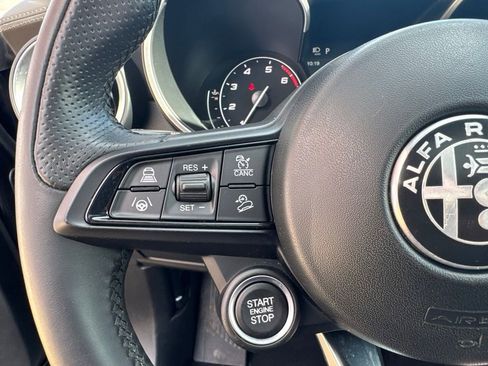 Used 2023 Alfa Romeo Stelvio Ti AWD/4WD image 34