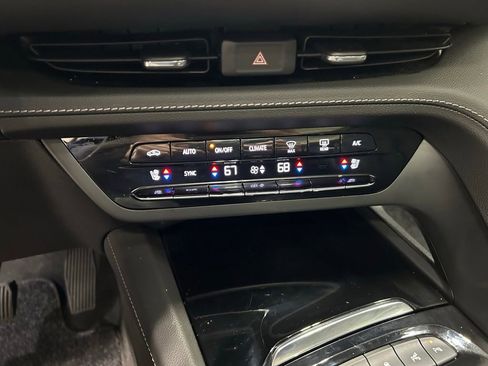 Used 2023 Buick Envision Avenir AWD/4WD image 25
