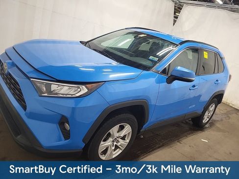 Used 2021 Toyota RAV4 XLE AWD/4WD image 2