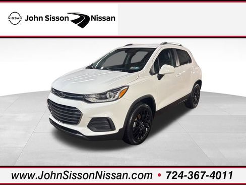 Used 2022 Chevrolet Trax LT w/ Premium Seat Package image 1