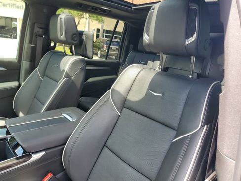 Certified 2025 Cadillac Escalade ESV Premium Luxury image 20