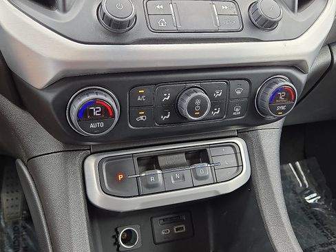Used 2023 GMC Acadia SLT AWD/4WD image 29